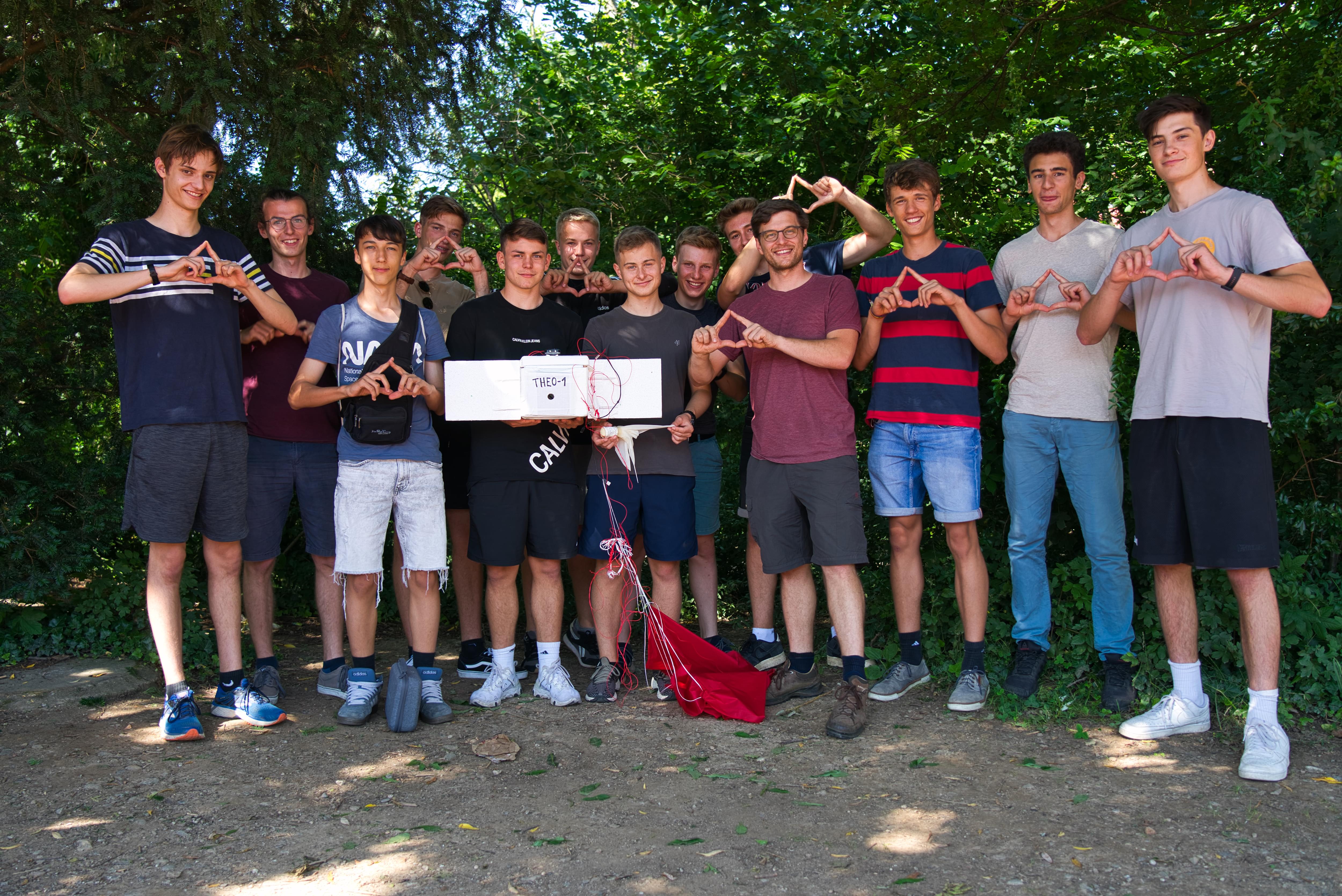 Gruppenaufnahme von der THEO-1 Mission